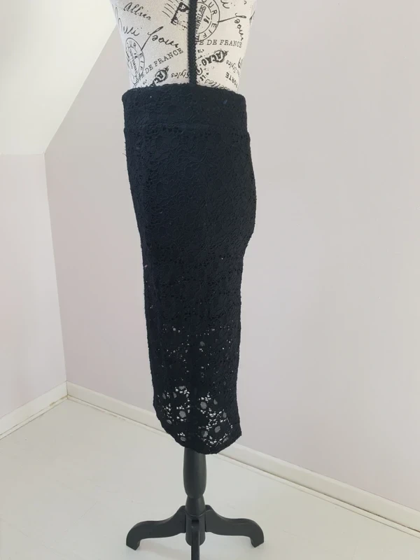 ❤️ Black mid-length skirt with crochet effect – Stradivarius – Size S – Good condition – photo 3